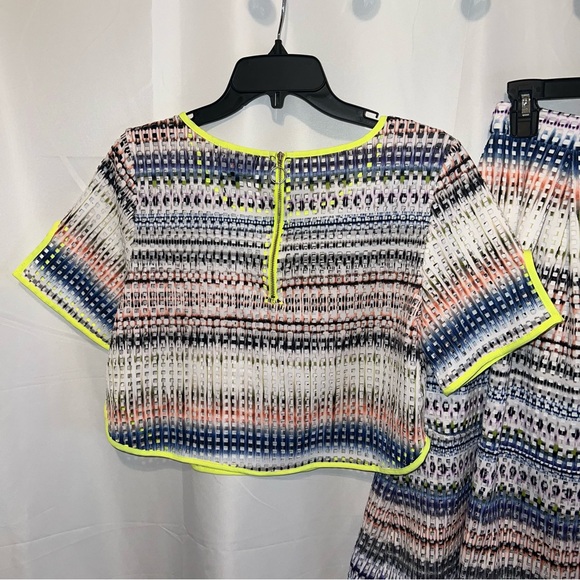 Romeo + Juliet Neon Multi Ombre Perforated Zip-Up Two Piece Crop Top Skirt Set - Picture 9 of 12